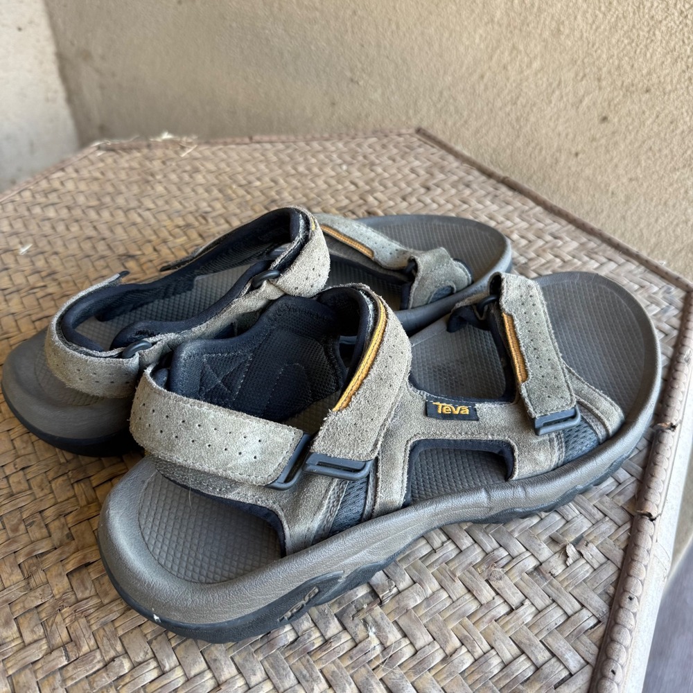 Teva Hudson Sandals Mens 11 Gray Suede Hiking Sport Strappy Outdoor Walking
